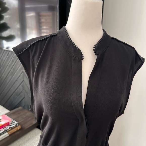 VINCE CAMUTO top - Picture 5 of 7